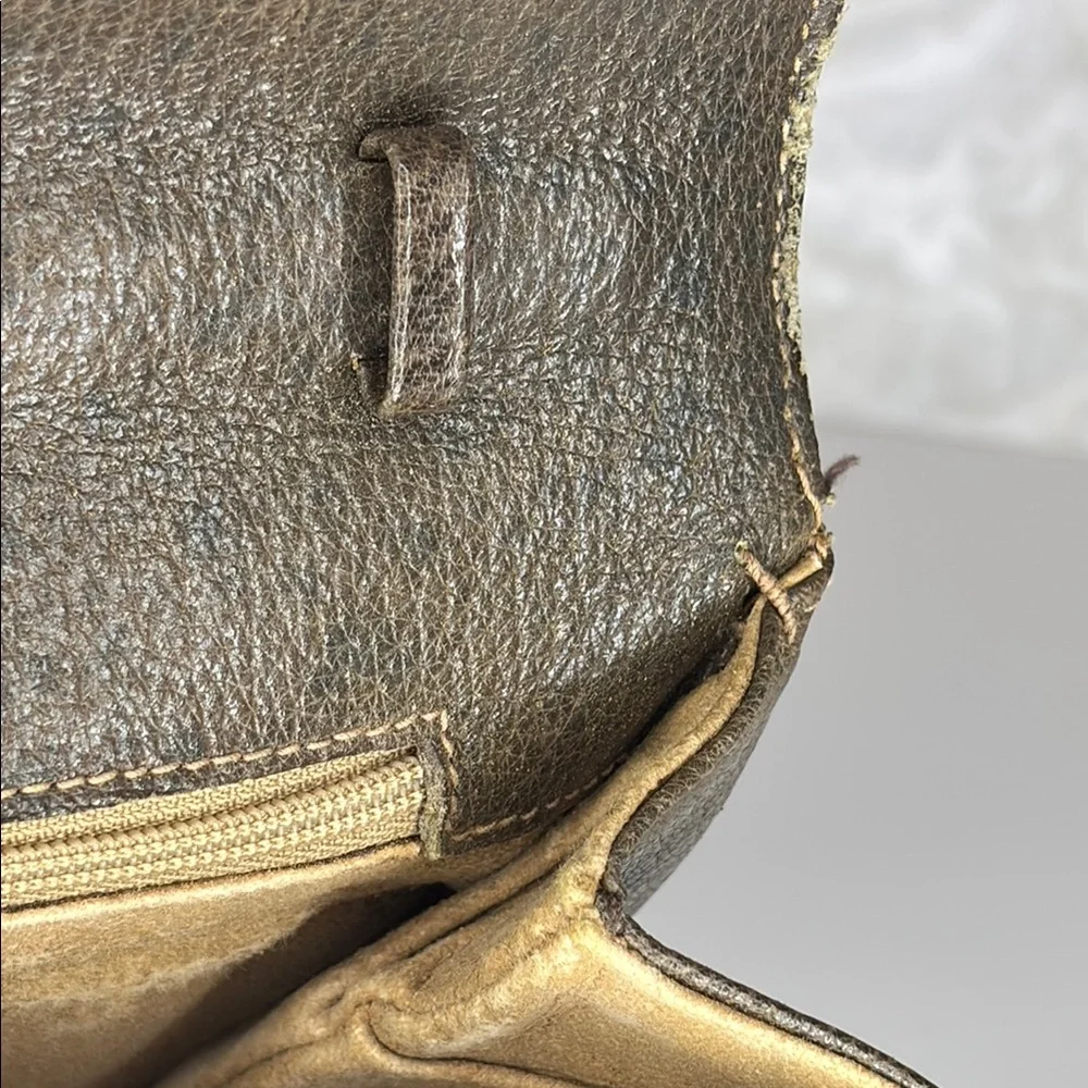 🔥🔥🔥 VTG Gucci Brown Messenger Bag with Monogram Design🔥🔥🔥 - Picture 7 of 16